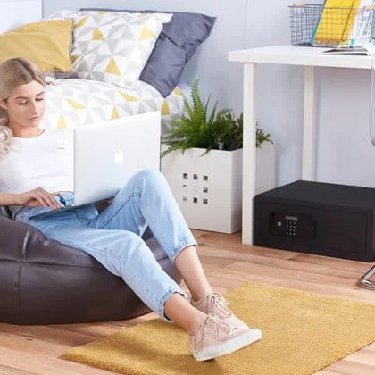 Sejf o wysokim poziomie zabezpieczenia na laptop YALE YLEB/200/EB1 HoReCa Sklep