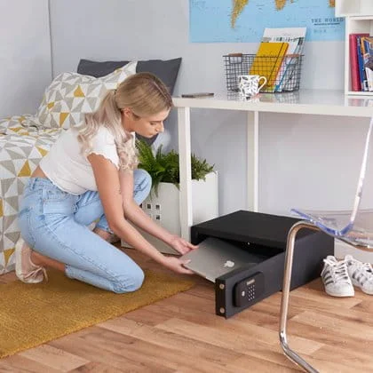 Sejf o wysokim poziomie zabezpieczenia na laptop YALE YLEB/200/EB1 HoReCa Sklep