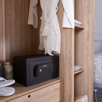 Sejf kompaktowy o wysokim poziomie zabezpieczenia YALE YSEB/200/EB1 HoReCa Sklep