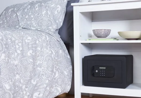 Sejf YALE domowy wysokim poziomie zabezpieczenia z czytnikiem biometrycznym YSFB/250/EB1